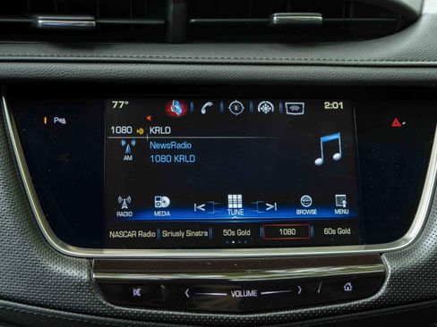 Used 2017 Cadillac XT5 Luxury image 32