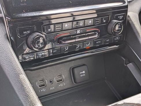 Certified 2024 Jeep Grand Cherokee L Limited w/ Luxury Tech Group II image 23