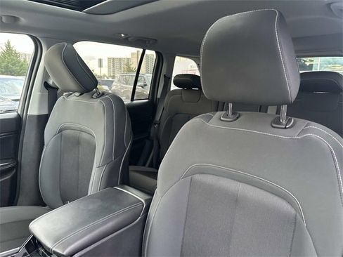 Certified 2023 Jeep Grand Cherokee Laredo w/ Luxury Tech Group I image 19