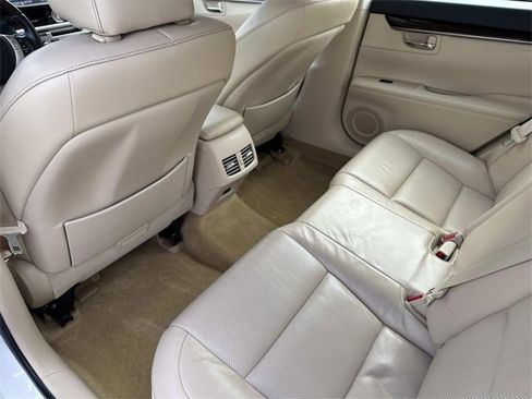 Used 2014 Lexus ES 350 w/ Luxury Package image 14