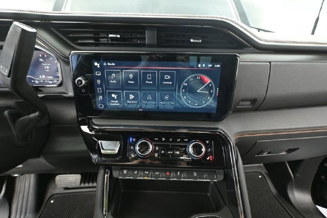 Used 2024 GMC Sierra 2500 AT4 w/ Technology Package AWD/4WD image 25