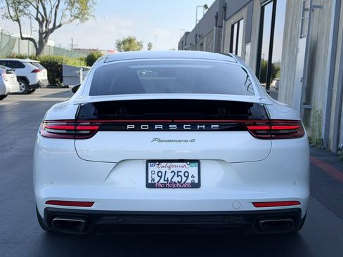 Used 2018 Porsche Panamera 4 w/ Premium Package AWD/4WD image 9