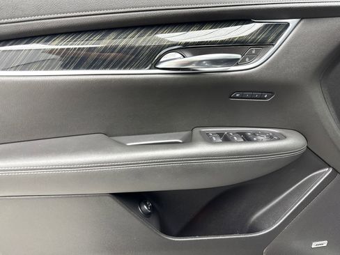 Used 2020 Cadillac XT6 Premium Luxury FWD image 35