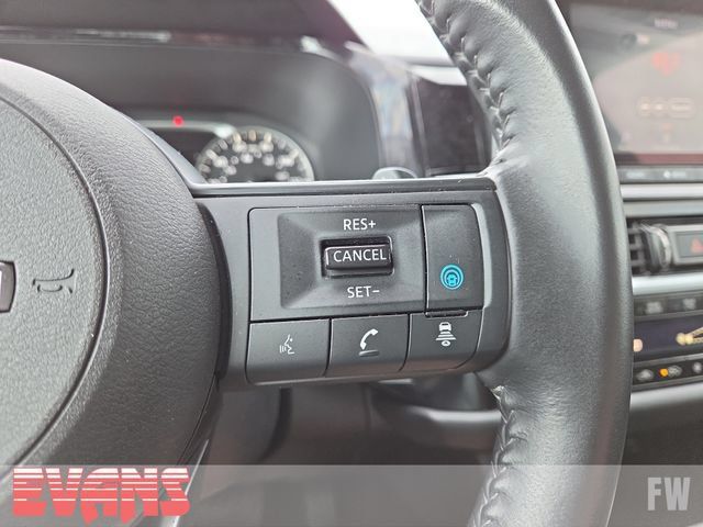 Used 2024 Nissan Pathfinder SV AWD/4WD image 14