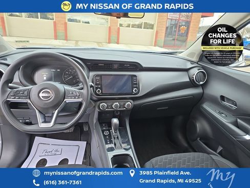 Used 2024 Nissan Kicks SV image 13