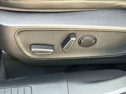 Used 2025 Ford Escape Platinum AWD/4WD image 38
