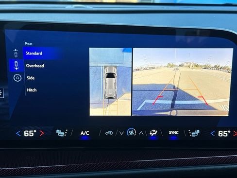 Used 2025 Chevrolet Traverse Z71 w/ Driver Confidence Package image 32