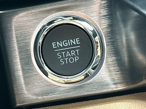 New 2025 Ford F250 Lariat w/ Chrome Package image 62