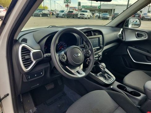 Used 2021 Kia Soul LX FWD image 17