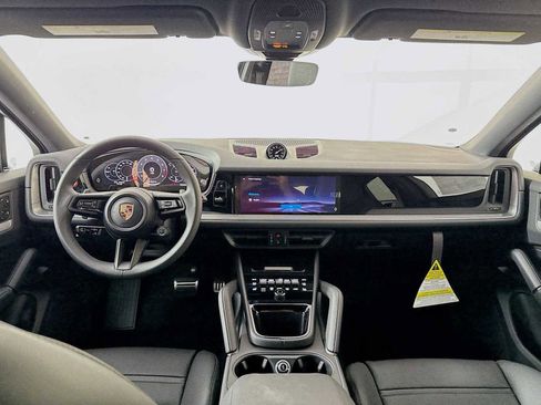 New 2026 Porsche Cayenne S image 33