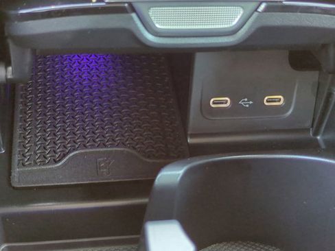 Used 2025 Mercedes-Benz C 300 Sedan image 21