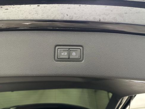 Used 2025 Audi Q7 3.0T Prestige w/ Prestige Package image 17