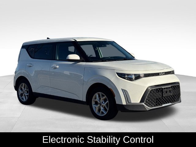 Certified 2024 Kia Soul LX w/ LX Technology Package FWD image 13