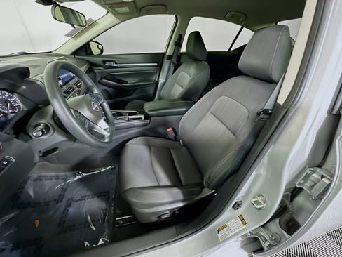 Used 2023 Nissan Altima 2.5 SV FWD image 12