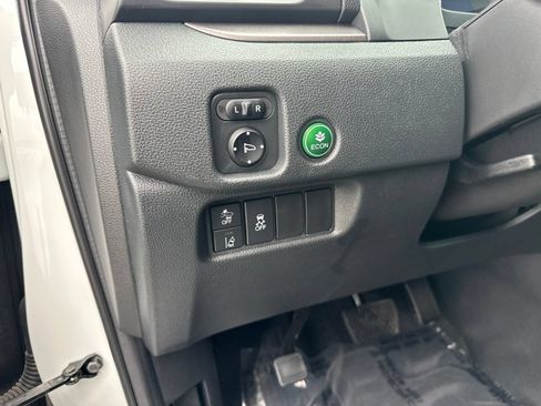 Used 2022 Honda Pilot Sport image 15