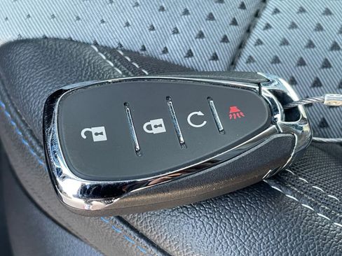 Used 2025 Chevrolet Trax LT w/ LT Convenience Package image 22