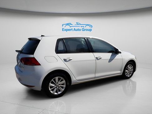 Used 2017 Volkswagen Golf S image 7