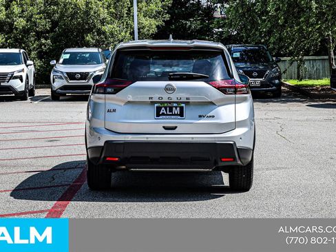 Used 2024 Nissan Rogue SV AWD/4WD image 12