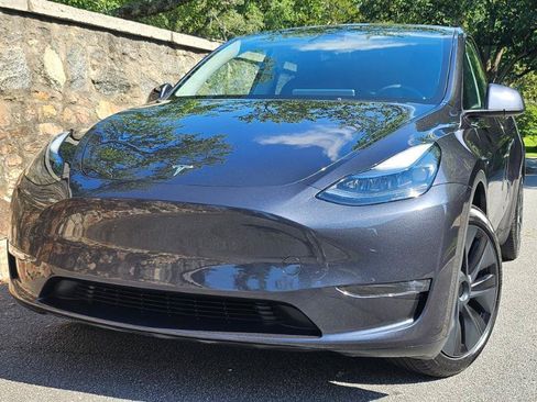 Used 2024 Tesla Model Y Long Range AWD/4WD image 75