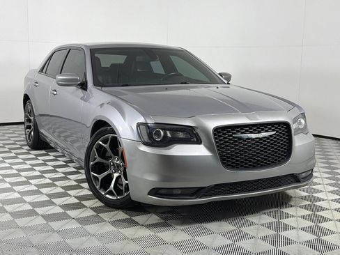 Used 2018 Chrysler 300 S image 2