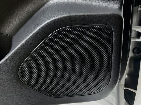 Used 2024 Nissan Rogue SV FWD image 14