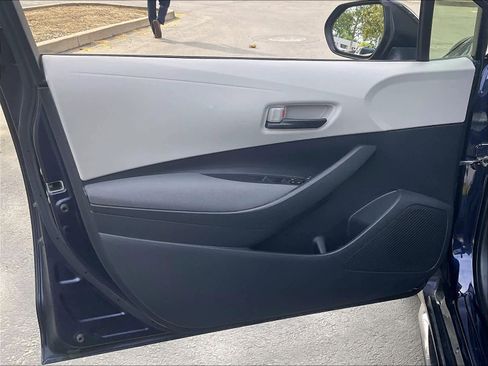 Used 2022 Toyota Corolla LE image 24