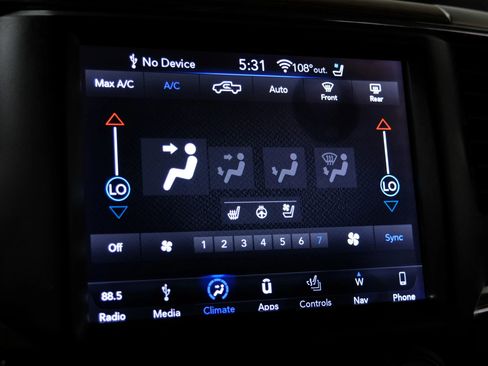 Used 2018 RAM 1500 Laramie w/ Convenience Group AWD/4WD image 34