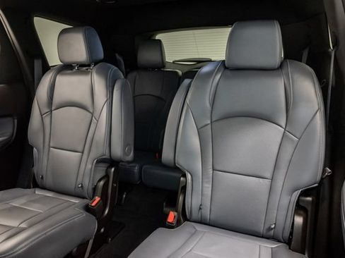 Used 2024 Buick Enclave Essence w/ Experience Buick Package AWD/4WD image 27