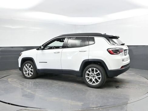 Used 2025 Jeep Compass Limited AWD/4WD image 8