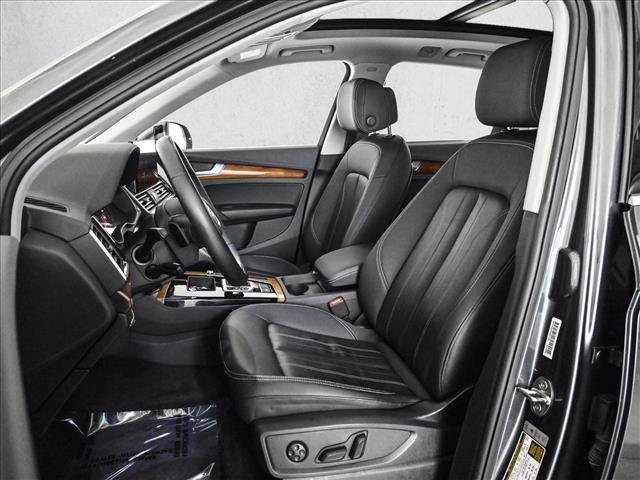 Used 2023 Audi Q5 2.0T Premium w/ Convenience Package AWD/4WD image 17