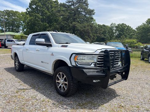 Used 2022 RAM 2500 Limited AWD/4WD image 2