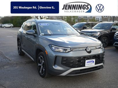 Used 2025 Volkswagen Tiguan SE w/ Panoramic Sunroof Package