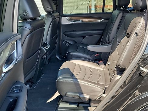 Used 2024 Cadillac XT6 Sport w/ Platinum Package AWD/4WD image 12