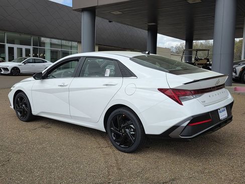 New 2026 Hyundai Elantra SEL Sport image 4