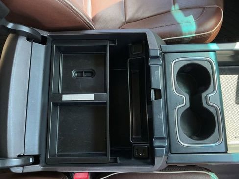 Used 2017 Chevrolet Silverado 1500 High Country image 28