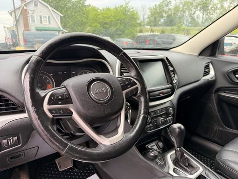 Used 2014 Jeep Cherokee Trailhawk w/ Leather Interior Group AWD/4WD image 15