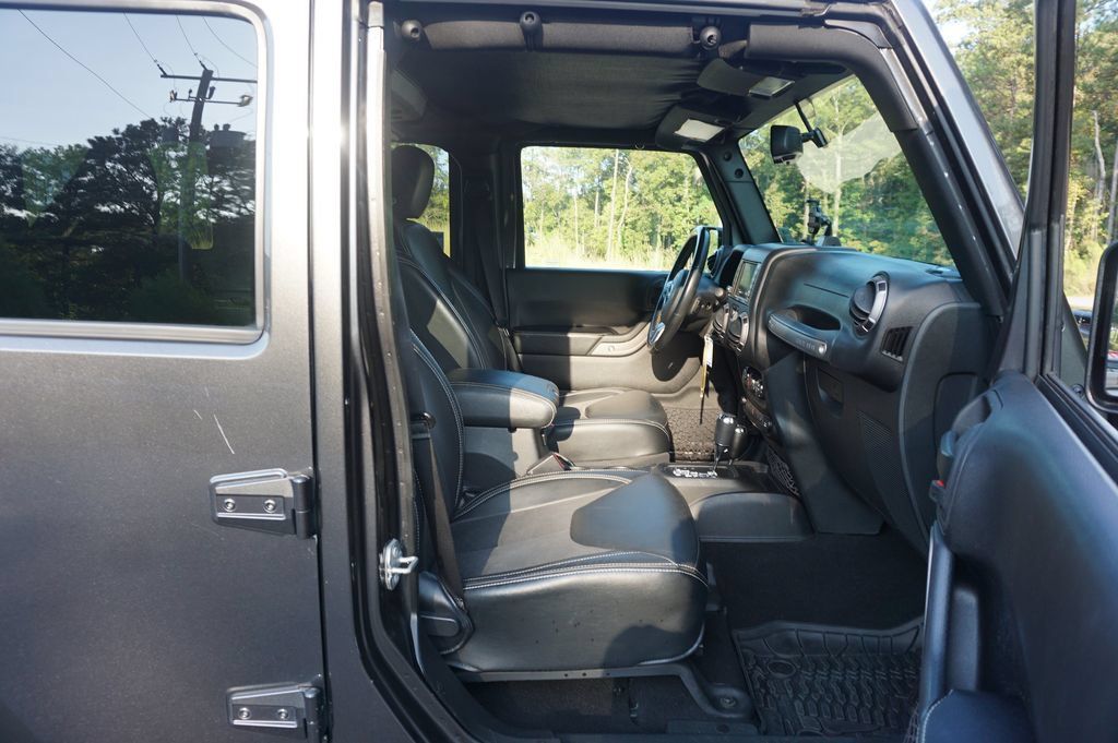 Used 2018 Jeep Wrangler Unlimited Sport AWD/4WD image 12