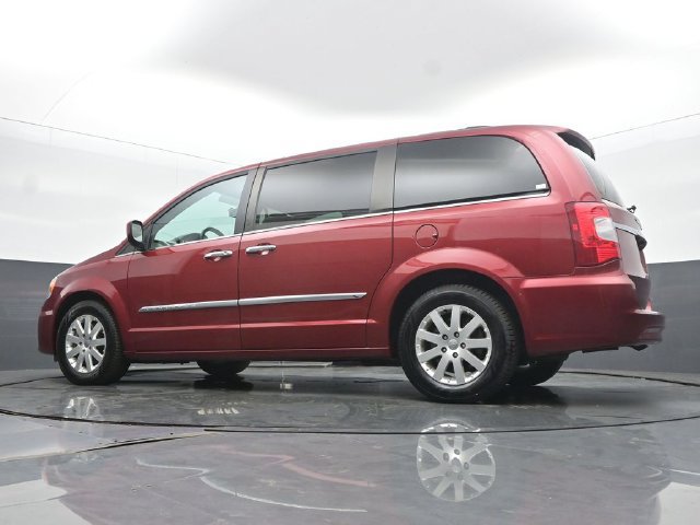 Used 2016 Chrysler Town & Country Touring w/ Driver Convenience Group FWD image 46