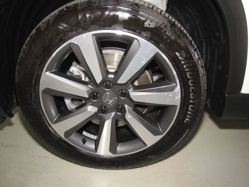 Used 2025 Honda Pilot Touring image 26