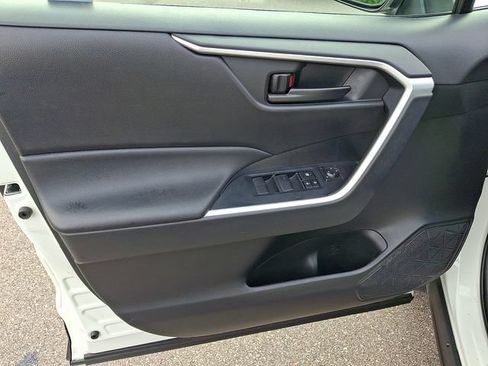 Used 2025 Toyota RAV4 LE FWD image 9