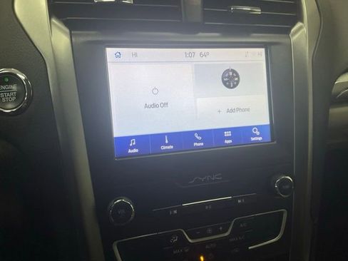 Used 2020 Ford Fusion SE image 11