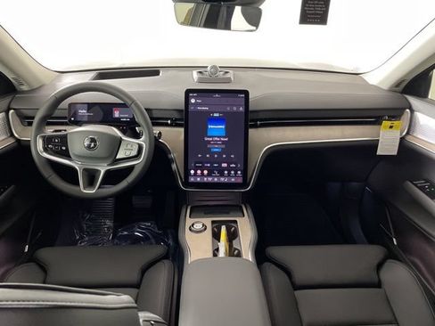 Used 2025 Volvo EX90 Ultra AWD/4WD image 18