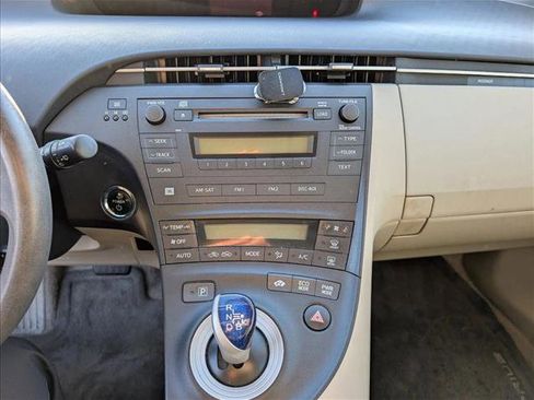 Used 2010 Toyota Prius Three image 9