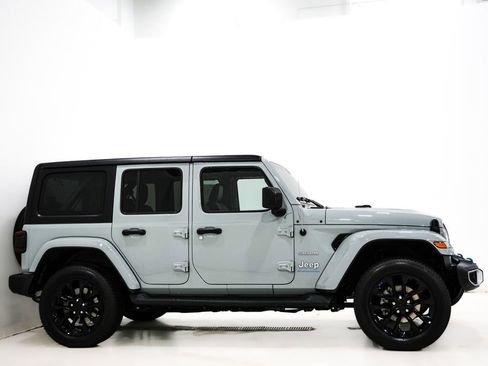 Used 2023 Jeep Wrangler Unlimited Sahara w/ Cold Weather Group AWD/4WD image 5