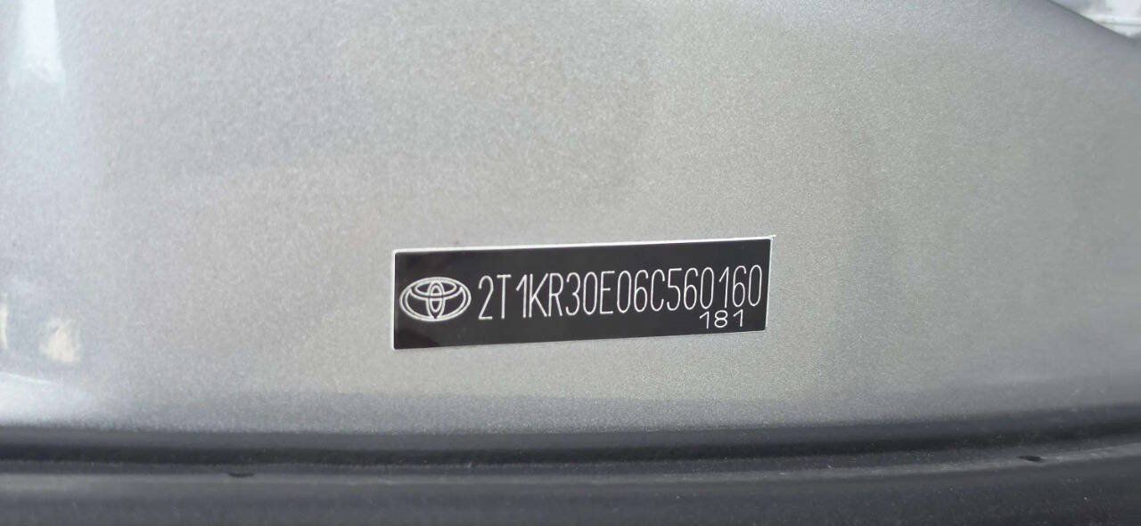 Used 2006 Toyota Matrix XR w/ Extra Value Pkg 2 FWD image 12