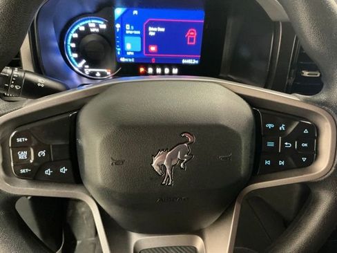 Used 2021 Ford Bronco Base image 28