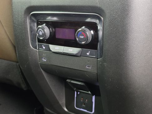 Used 2025 Chevrolet Tahoe High Country AWD/4WD image 43