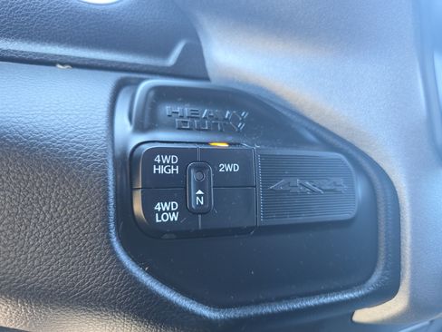 Used 2024 RAM 3500 Tradesman w/ Chrome Appearance Group AWD/4WD image 29