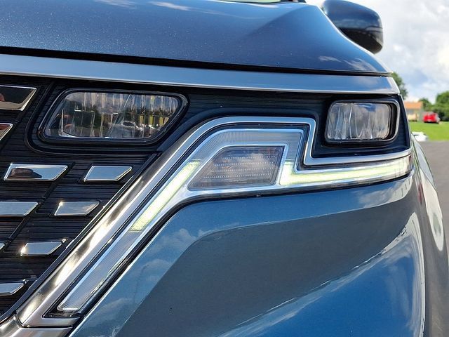 Used 2023 Kia Carnival SX FWD image 9