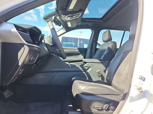 Used 2023 Jeep Grand Cherokee Altitude image 14